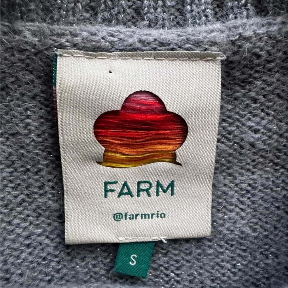 FARM RIO SILVER BLUE RUFFLE SWEATER SIZE SMALL
